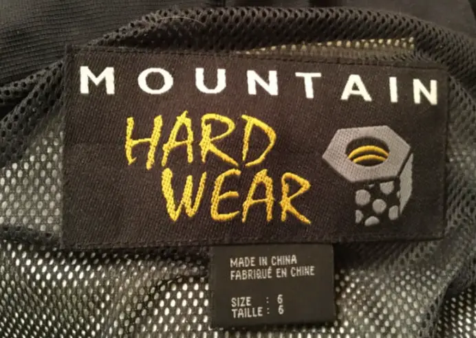 Inspect the Mountain Hardwear Tags