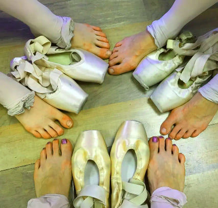 Pointe Shoe damage feet